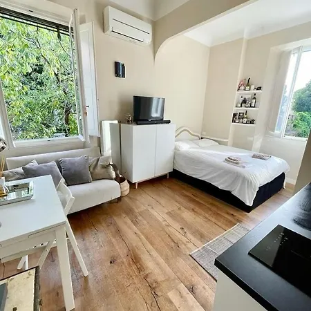 Apartament Surrounded By Greenery In The Heart Of Florencja